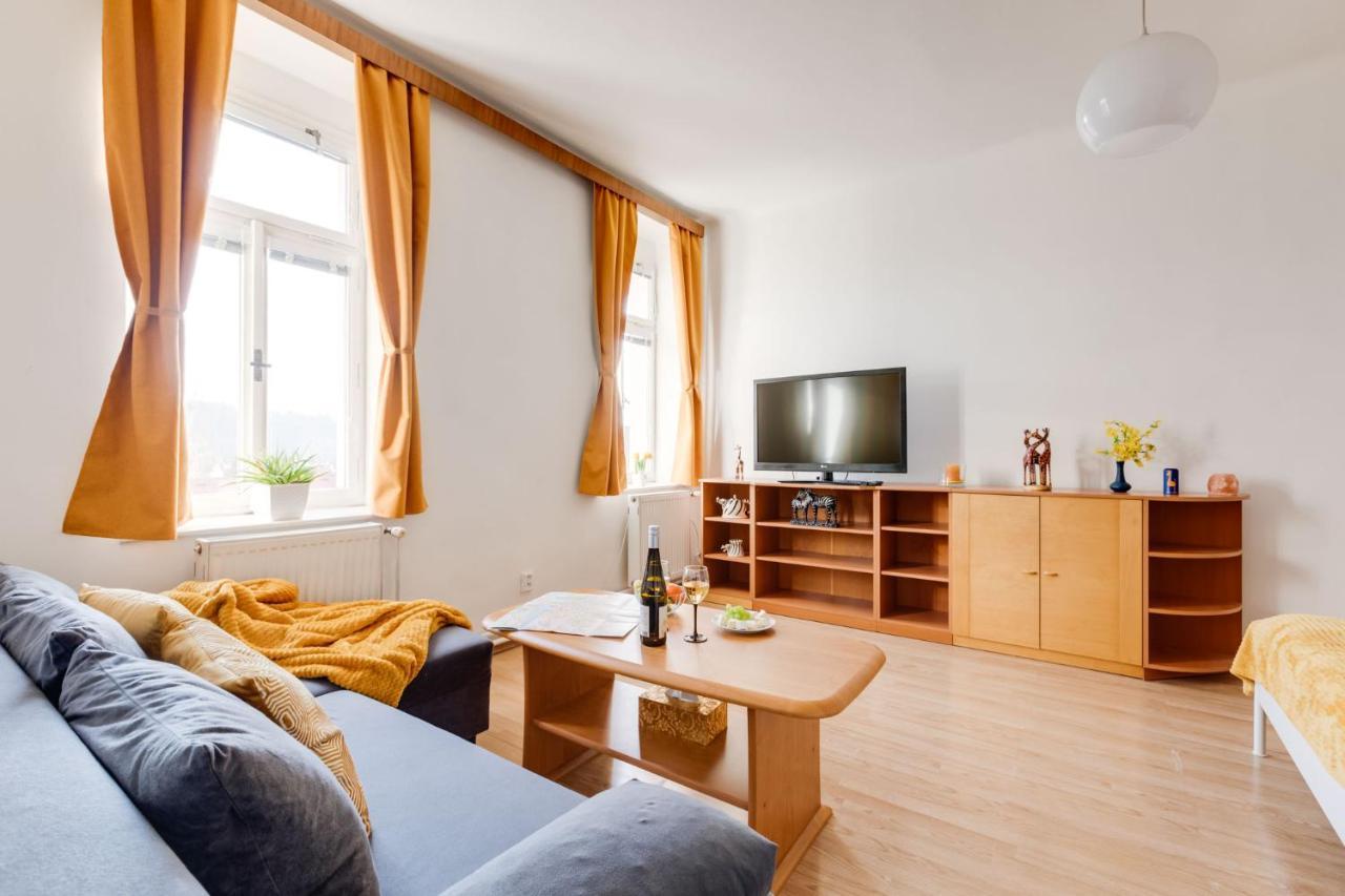 Apartment Sunshine Near The Center Prague